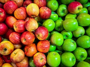 Fresh organic apples